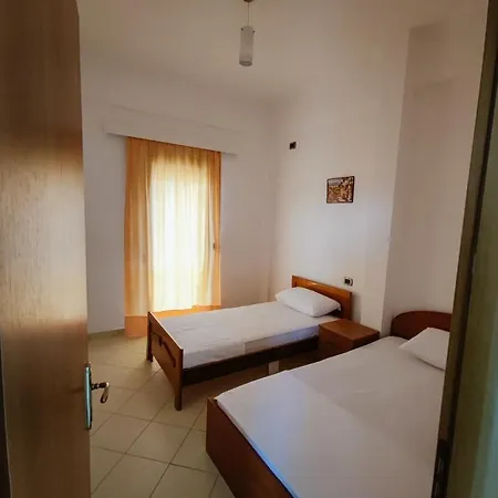 El Rio Apartments Sarande Exterior photo